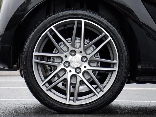 ¿Cuándo hay que cambiar los neumáticos de un coche?